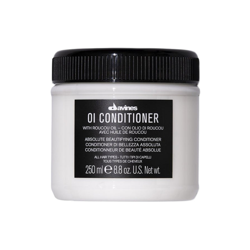 Davines Oi Conditioner. Regenerator bogate teksture s UV zaštitom je prikladan za njegu svih tipova kose.
